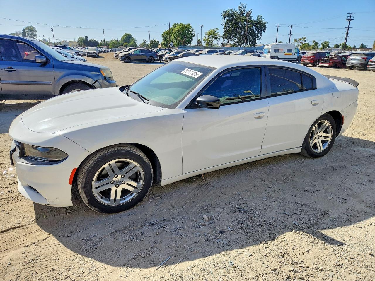 2015 DODGE CHARGER SE — Front 3/4