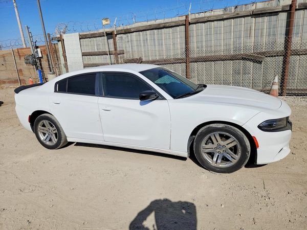 2015 DODGE CHARGER SE — Passenger 3/4