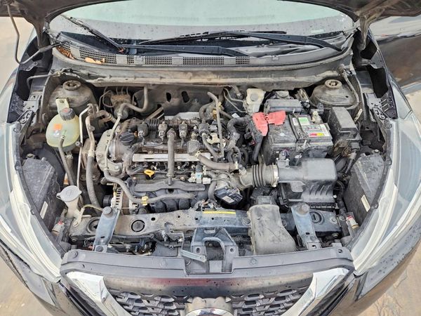 2020 NISSAN KICKS — Engine bay