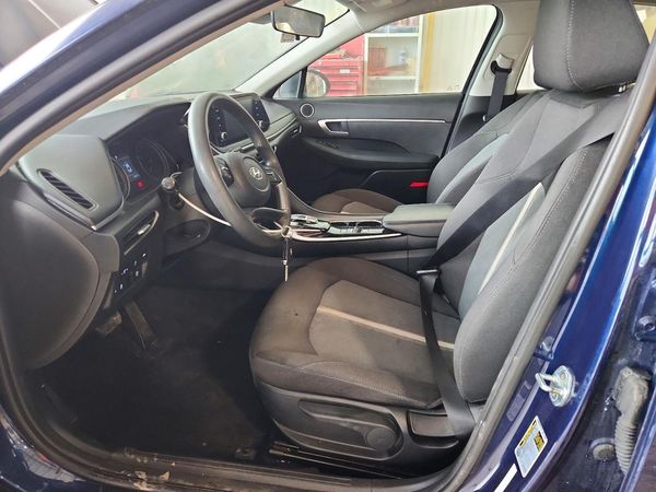 2021 HYUNDAI SONATA SE — DENT
