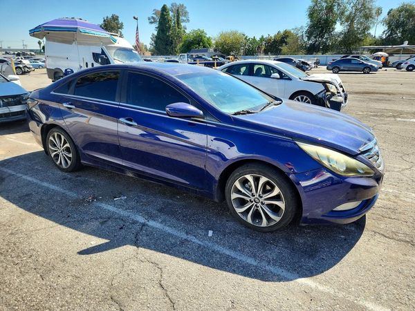 2013 HYUNDAI SONATA — Passenger 3/4