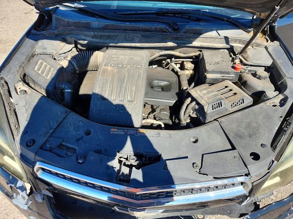 2012 CHEVROLET EQUINOX 1LT — Engine bay