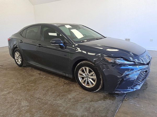 2026 TOYOTA CAMRY — Passenger 3/4