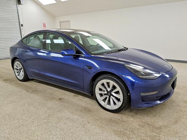 2022 TESLA MODEL 3 — Passenger 3/4