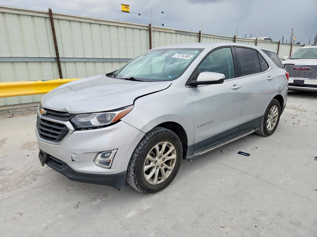 2018 CHEVROLET EQUINOX LT (1LT) — Front 3/4