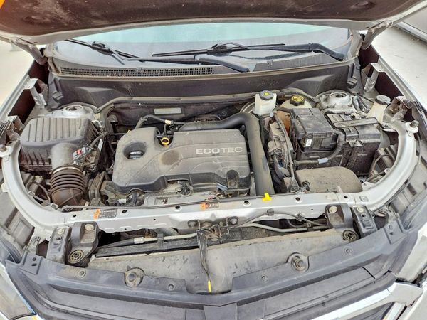 2018 CHEVROLET EQUINOX LT (1LT) — Engine bay