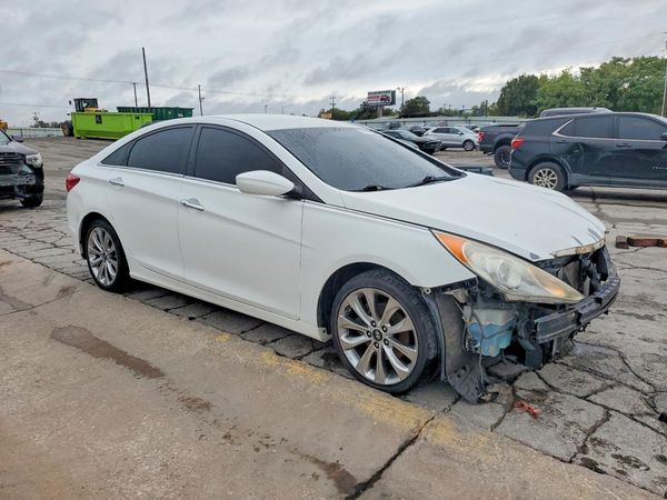 2012 HYUNDAI SONATA Middle level — Passenger 3/4