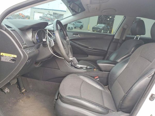 2012 HYUNDAI SONATA Middle level — DENT