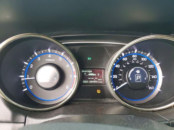 2012 HYUNDAI SONATA Middle level — ODOM