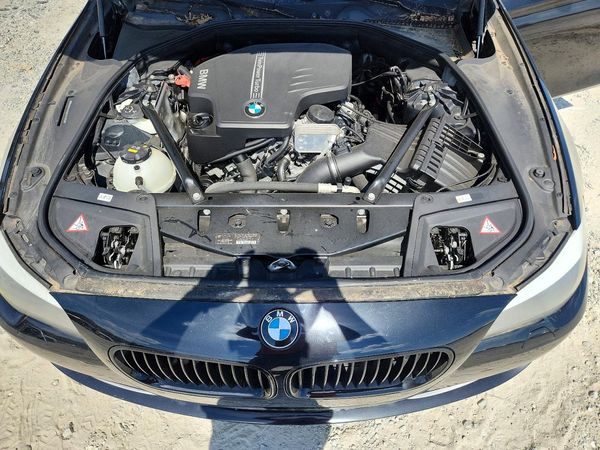 2013 BMW 5 SERIES — Engine bay