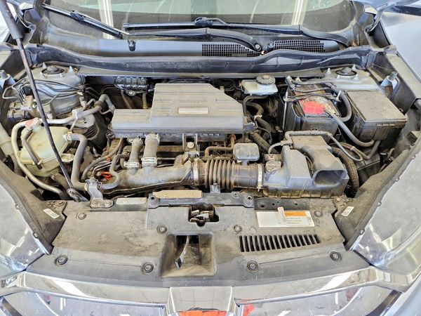 2017 HONDA CRV EX — Engine bay