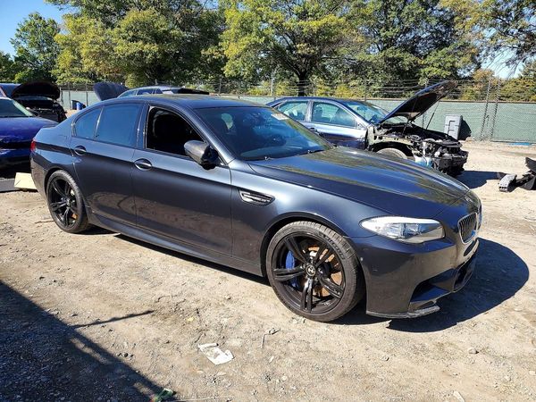 2013 BMW M5 — Passenger 3/4