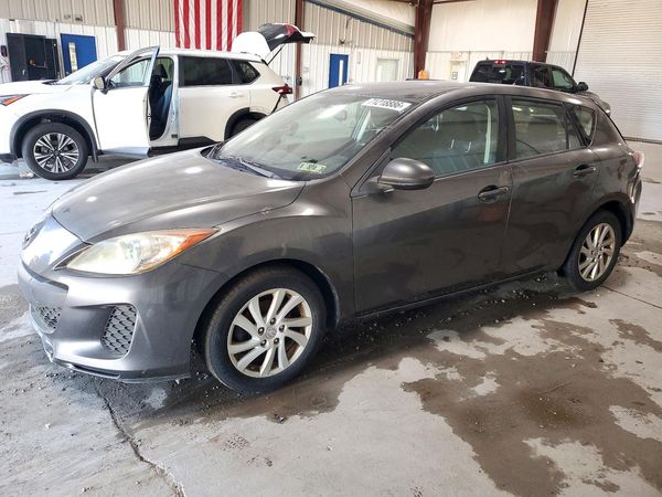 2012 MAZDA 3 Touring/GS — Front 3/4