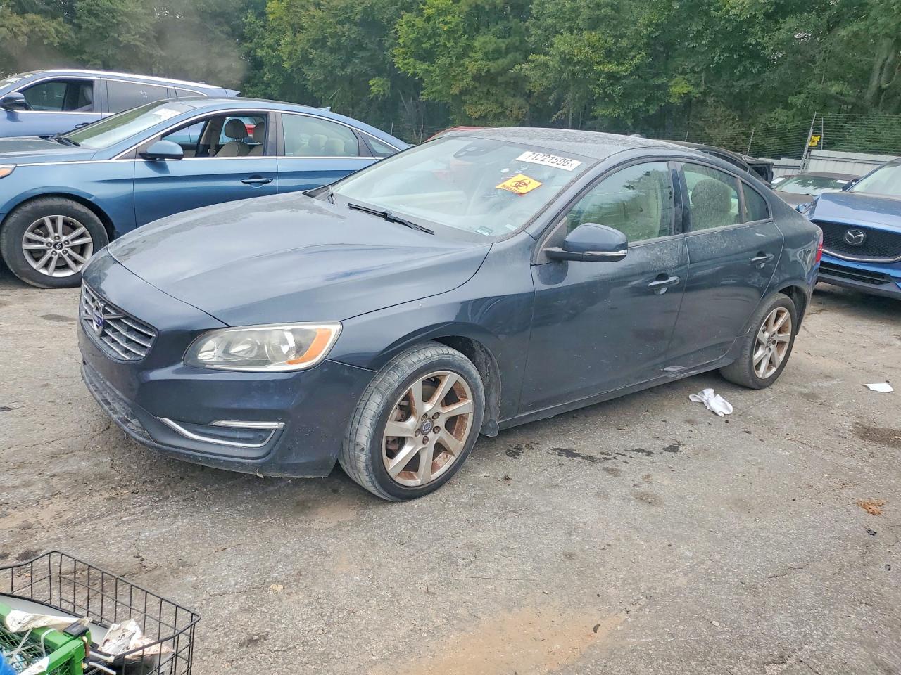 2015 VOLVO S60 Base (non R design) — Front 3/4