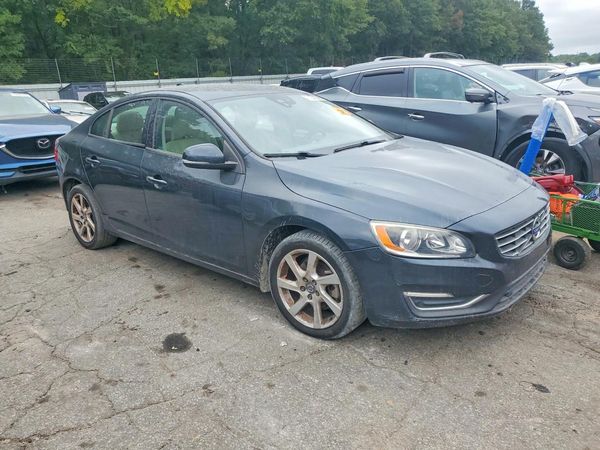 2015 VOLVO S60 Base (non R design) — Passenger 3/4