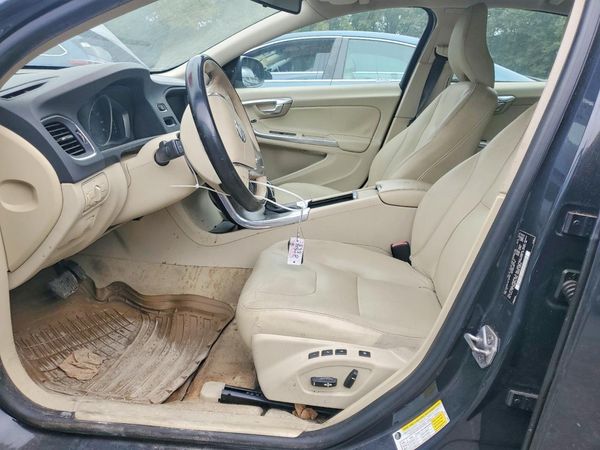 2015 VOLVO S60 Base (non R design) — DENT