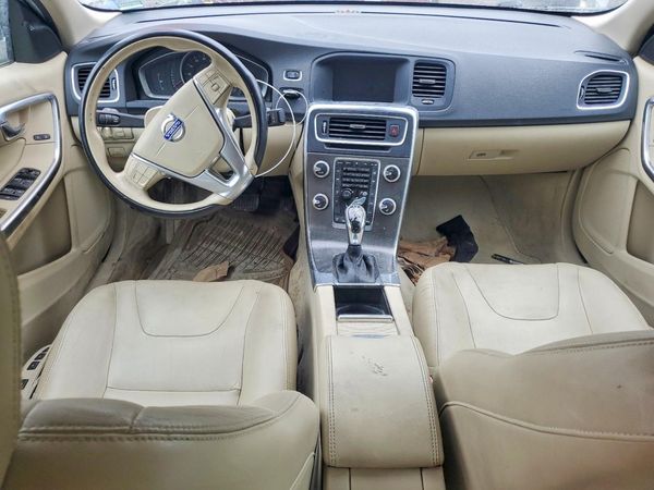 2015 VOLVO S60 Base (non R design) — CKPT