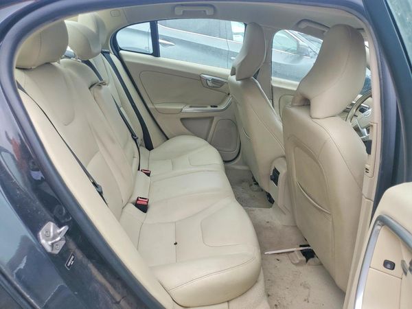 2015 VOLVO S60 Base (non R design) — PSRS