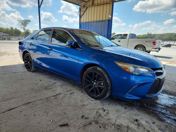2016 TOYOTA CAMRY — Passenger 3/4
