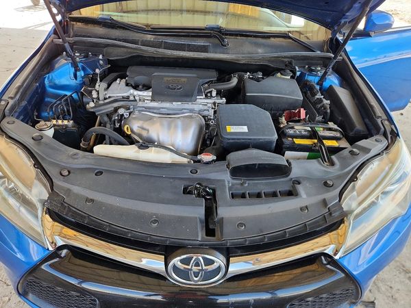 2016 TOYOTA CAMRY — Engine bay
