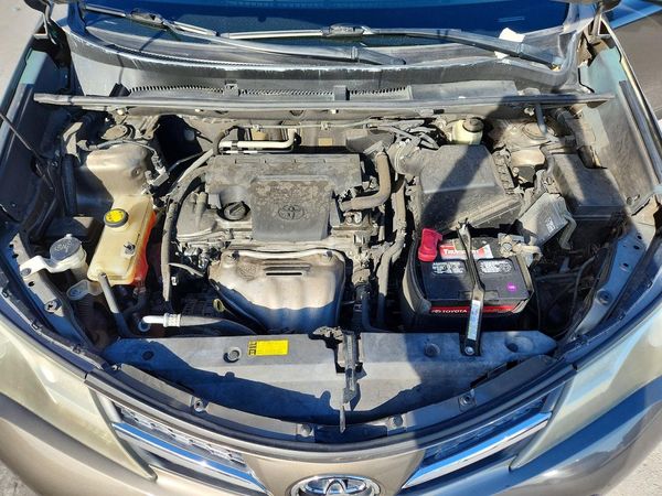2014 TOYOTA RAV4 Sports — Engine bay