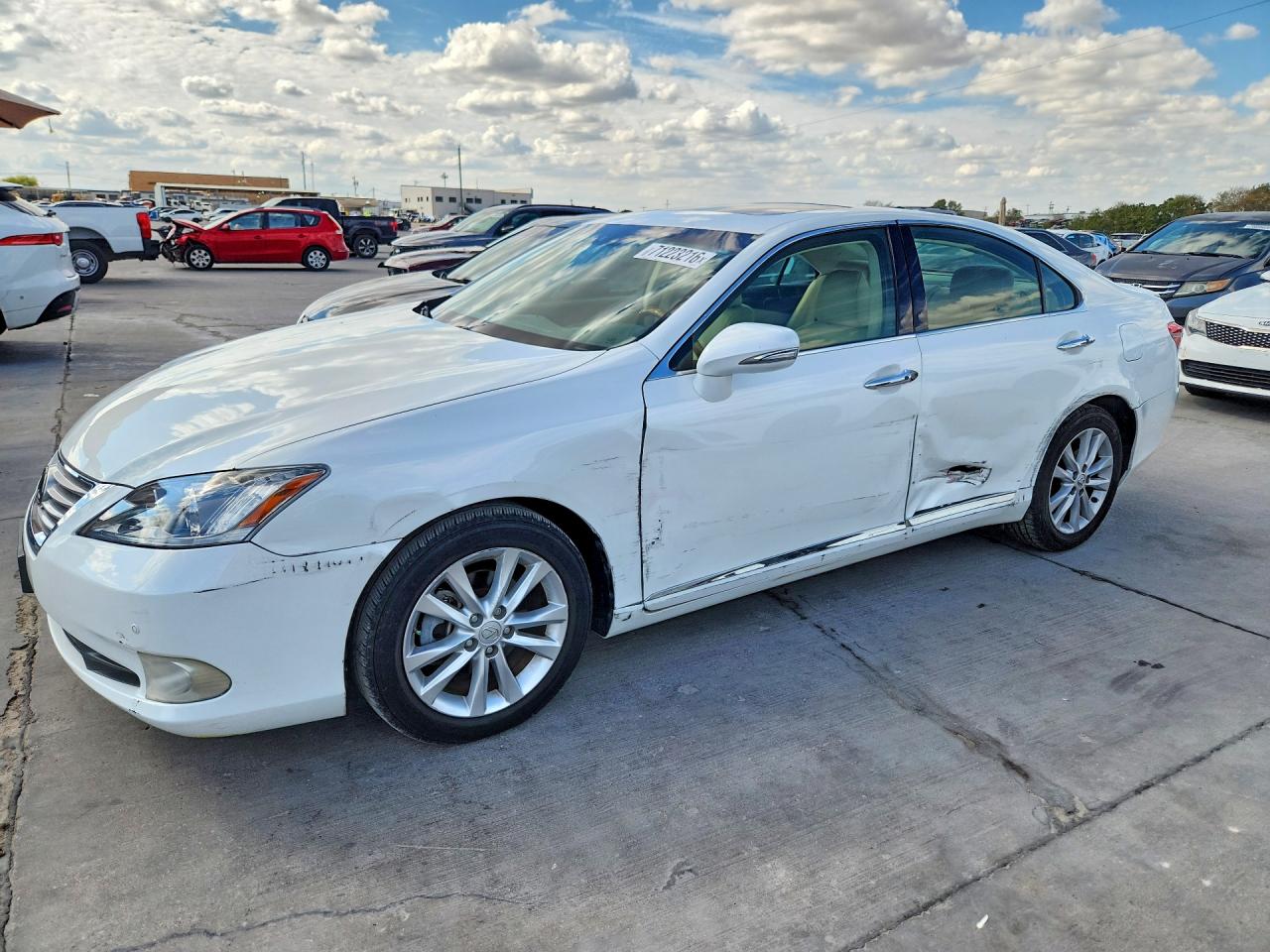 2012 LEXUS ES 350 — Front 3/4