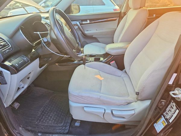 2014 KIA SORENTO Base/ LX — DENT