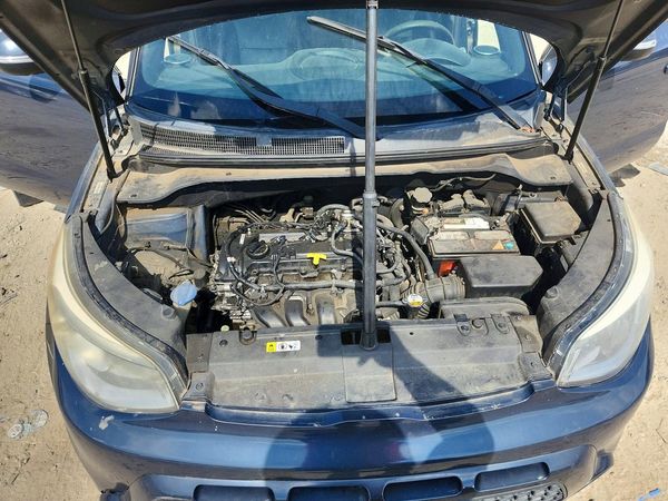 2015 KIA SOUL TOP (High) — Engine bay