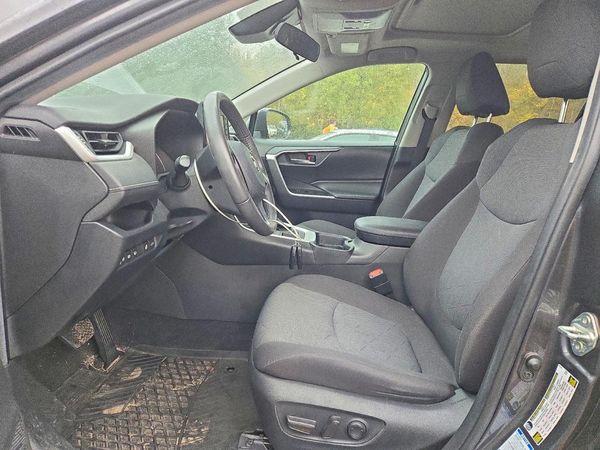 2020 TOYOTA RAV4 XLE HV — DENT