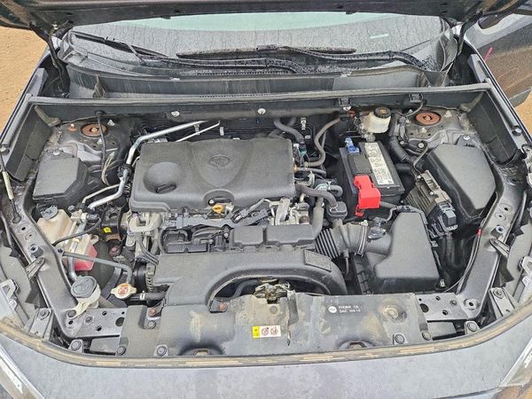 2020 TOYOTA RAV4 XLE HV — Engine bay