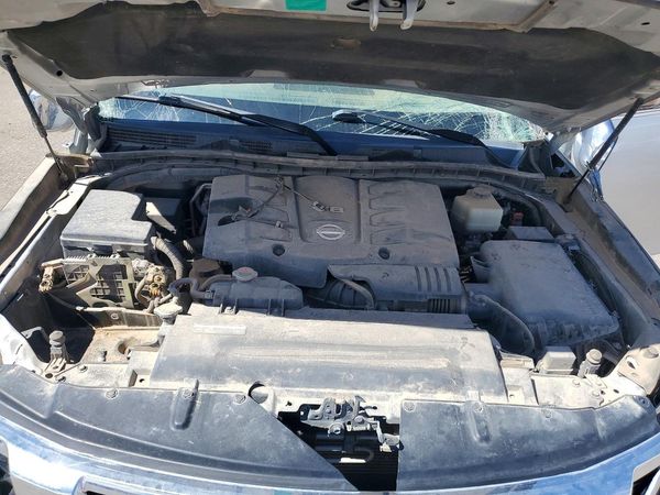 2019 NISSAN ARMADA — Engine bay