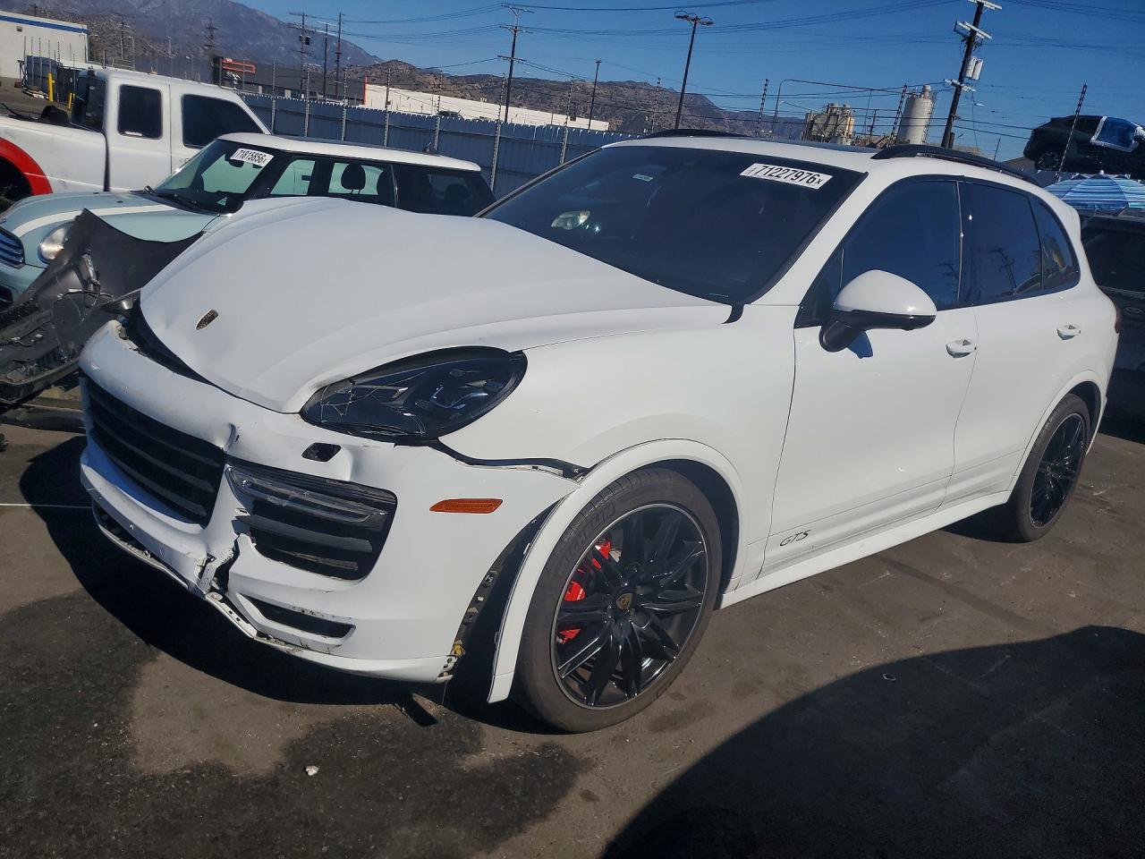 2016 PORSCHE CAYENNE — Front 3/4
