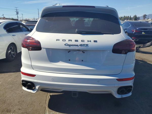 2016 PORSCHE CAYENNE — DIRR