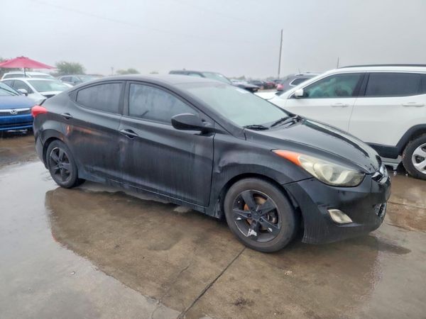 2013 HYUNDAI ELANTRA — Passenger 3/4