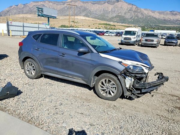 2017 HYUNDAI TUCSON — Passenger 3/4