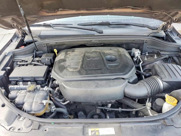 2019 JEEP CHEROKEE Limited — Engine bay