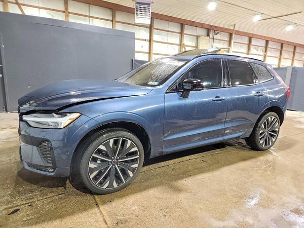 2026 VOLVO XC60 Ultra Dark — Front 3/4