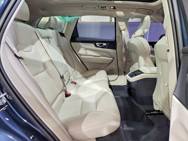 2026 VOLVO XC60 Ultra Dark — PSRS