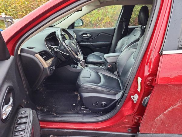 2014 JEEP CHEROKEE Limited — DENT