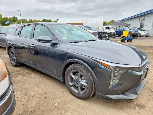 2026 KIA K4 LX, LXS — Passenger 3/4