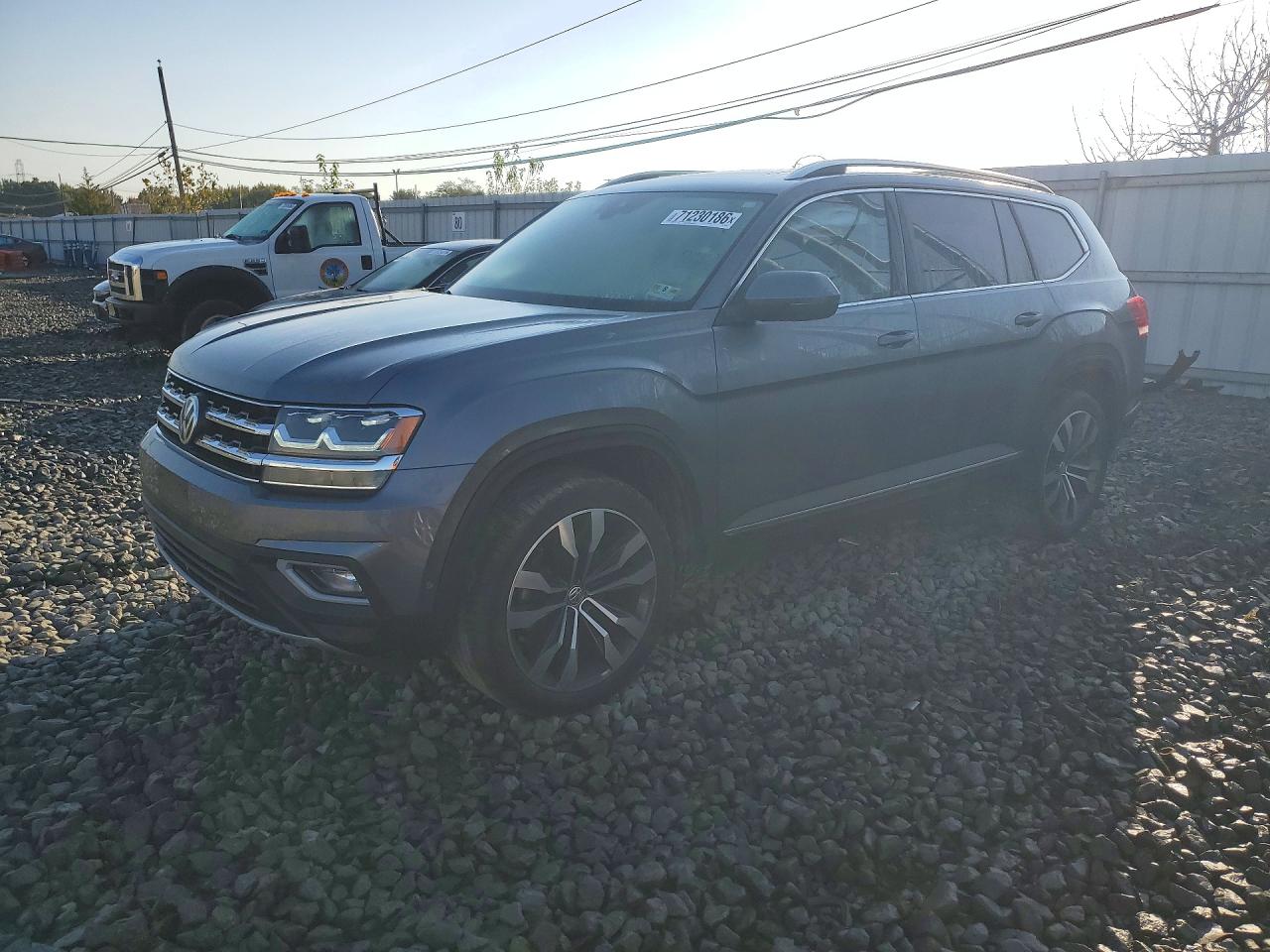 2019 VOLKSWAGEN ATLAS 4Motion SEL Premium — Front 3/4
