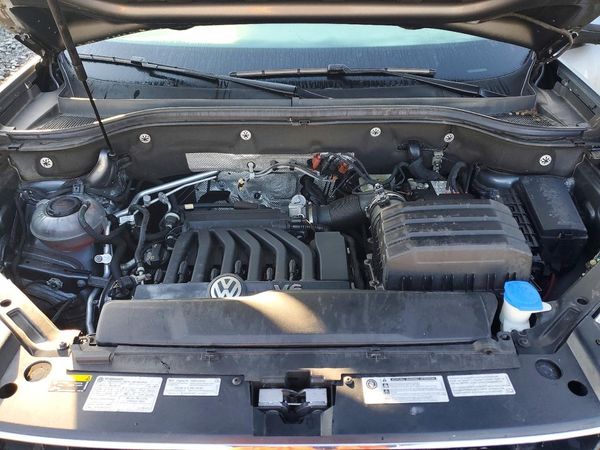 2019 VOLKSWAGEN ATLAS 4Motion SEL Premium — Engine bay