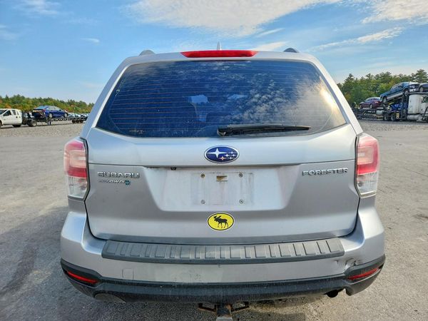 2018 SUBARU FORESTER Base P — DIRR