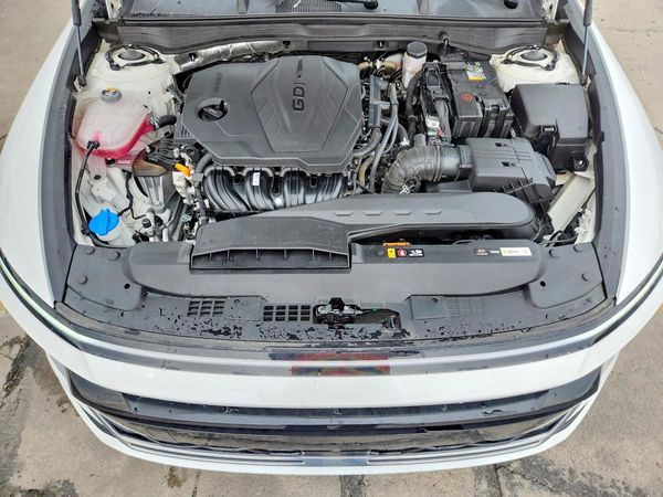 2025 HYUNDAI SONATA SEL — Engine bay