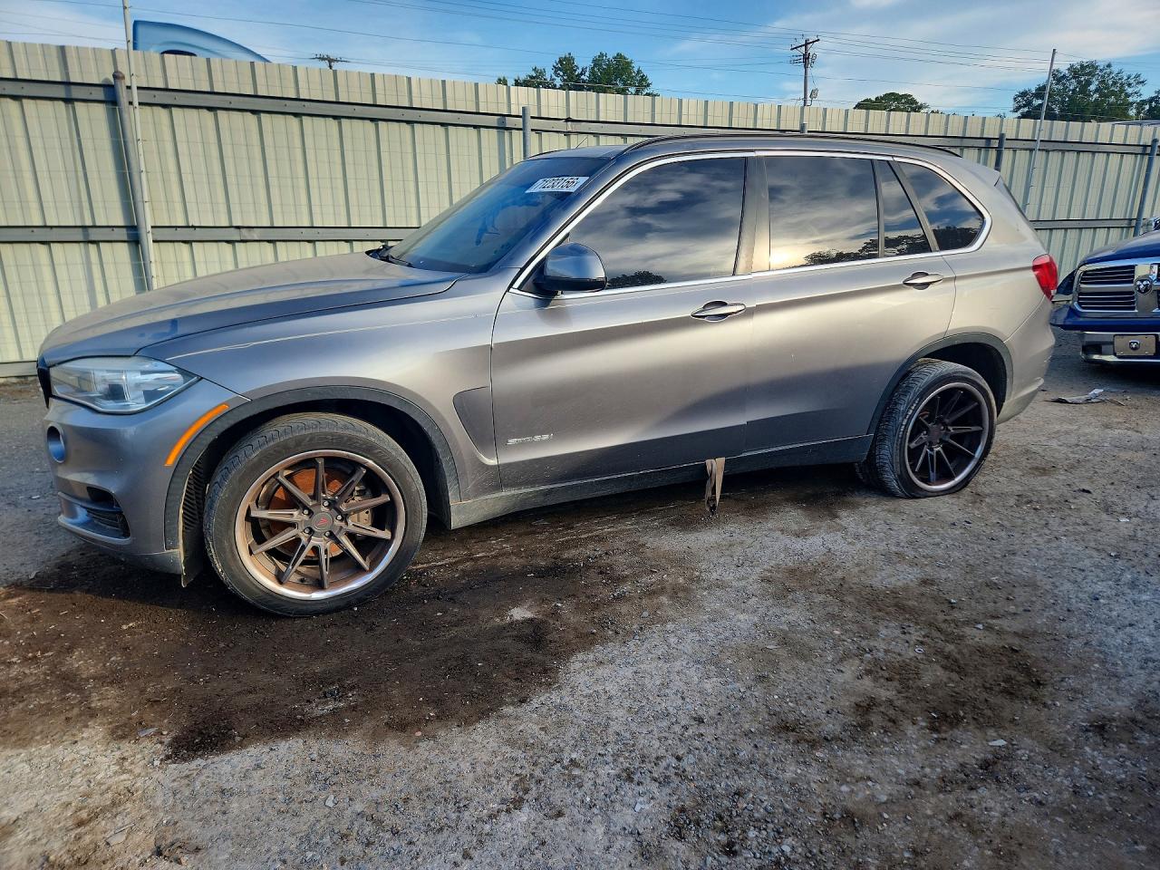 2015 BMW X5 xDrive35i — Front 3/4