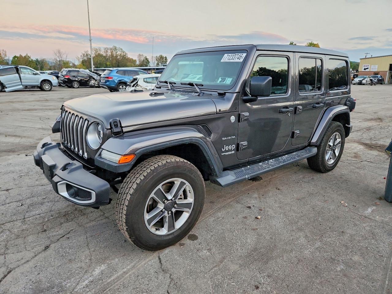 2019 JEEP WRANGLER UNLIMITED Unlimited Sahara — Front 3/4
