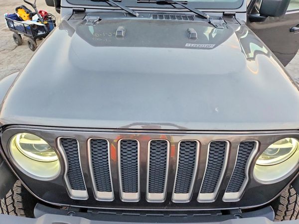 2019 JEEP WRANGLER UNLIMITED Unlimited Sahara — Engine bay