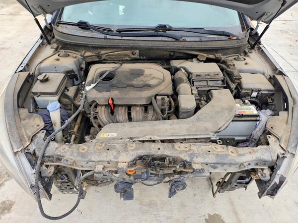 2016 HYUNDAI SONATA — Engine bay