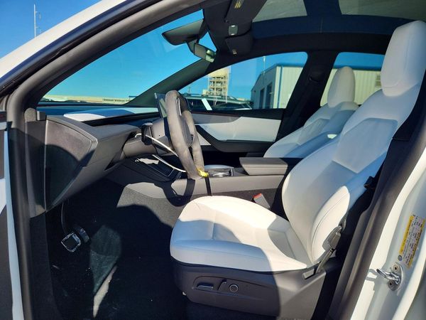 2026 TESLA MODEL Y — DENT