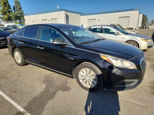 2016 HYUNDAI SONATA GL (Middle-Low) — Passenger 3/4